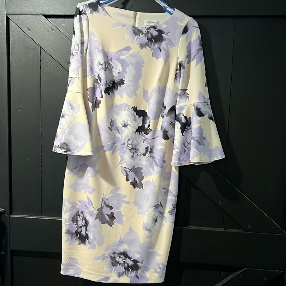 Calvin Klein 3/4 bell sleeve